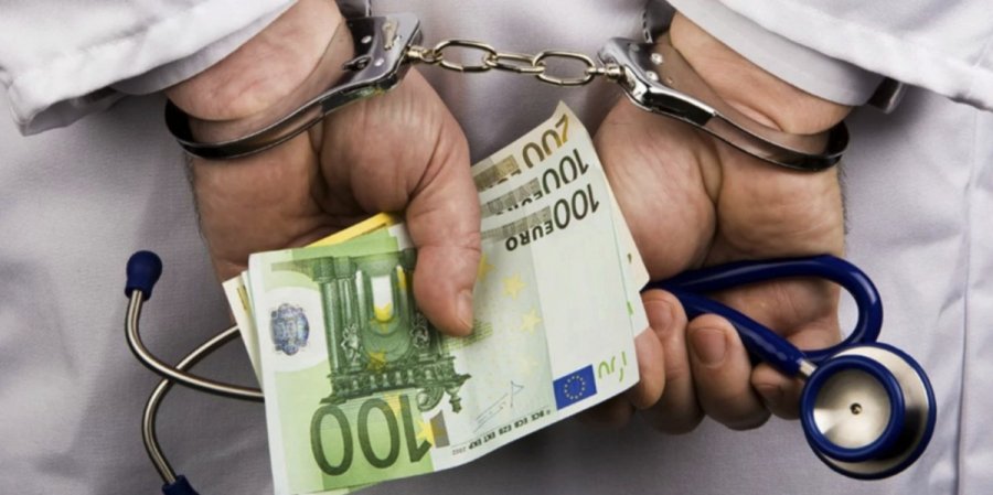 Λάρισα: Πώς έπιασαν τον γνωστό καθηγητή καρδιοχειρουργό για «φακελάκι» 2.500 ευρώ -Η καταγγελία και το «ντου» της ΕΛΑΣ